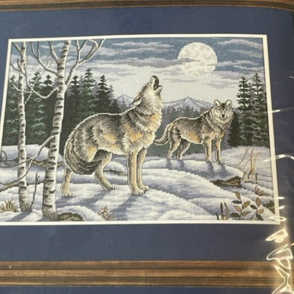 Wild Call in Winter Wolf Y2k Cross Stitch Kit 7938 Creative Accents 14x10 - Picture 3 of 4